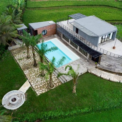Vermietung einer luxuriösen Designer-Villa mit Blick auf die Reisfelder, Tegallalang, Bali, Indonesien